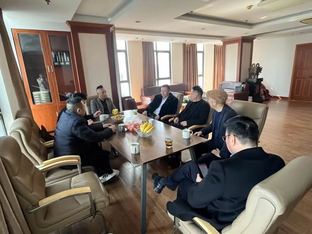 嘉兴市重庆商会学习习近平总书记在民营企业座谈会上的重要讲话精神