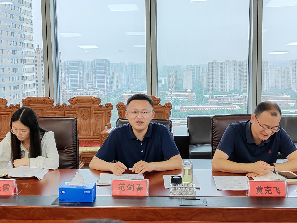 嘉兴市工商联党委副书记、副主席范剑春来我会走访调研